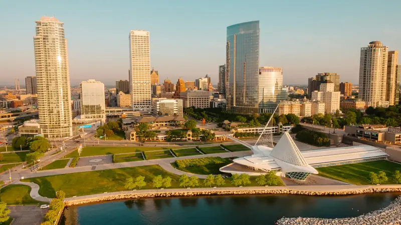 Milwaukee lakefront skyline and art museum at sunrise