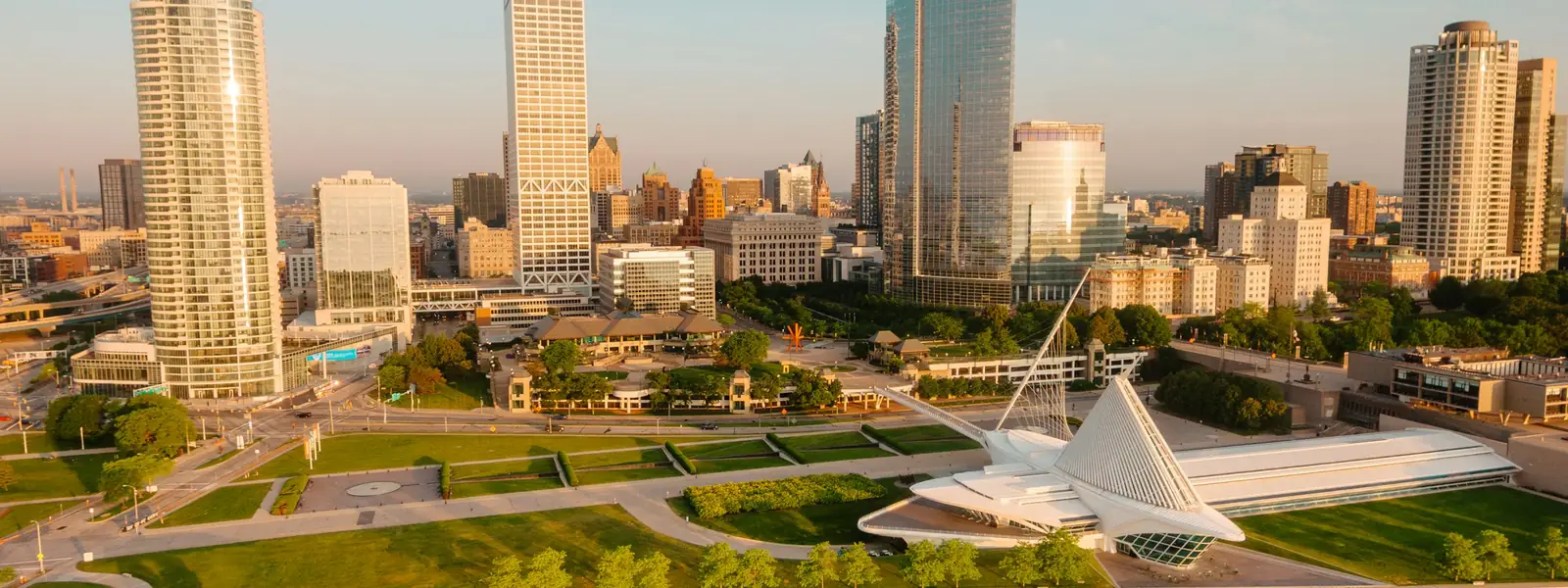 Milwaukee lakefront skyline and art museum at sunrise