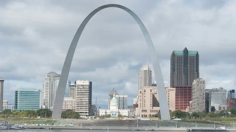 The Gateway Arch and the St. Louis skyline